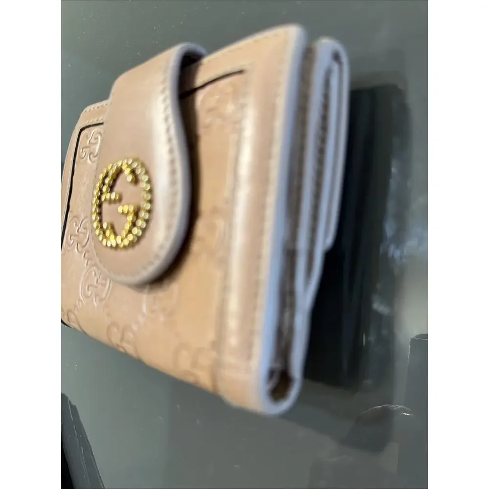 Gucci women leather